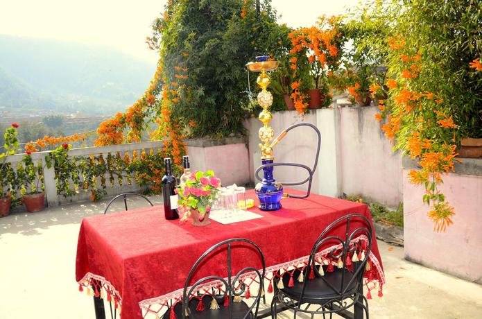 Imagen de los exteriores del Hotel Araniko Village Resort. Foto 12