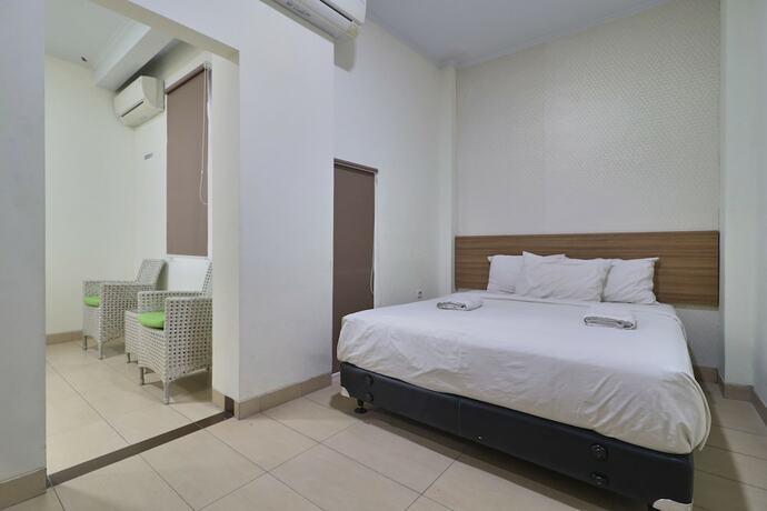Imagen de la habitación del Hotel Aranis. Foto 18