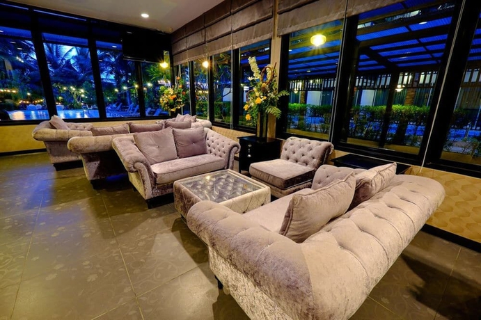 Imagen de los interiores del Hotel Aranta Airport. Foto 19