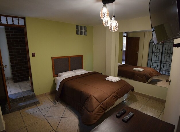Imagen de la habitación del Hotel Arantza Suites. Foto 18