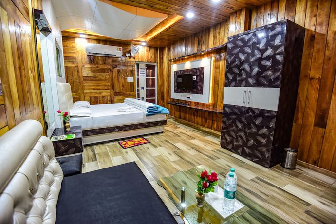 Imagen de la habitación del Hotel Aranya Jungle Resort. Foto 3
