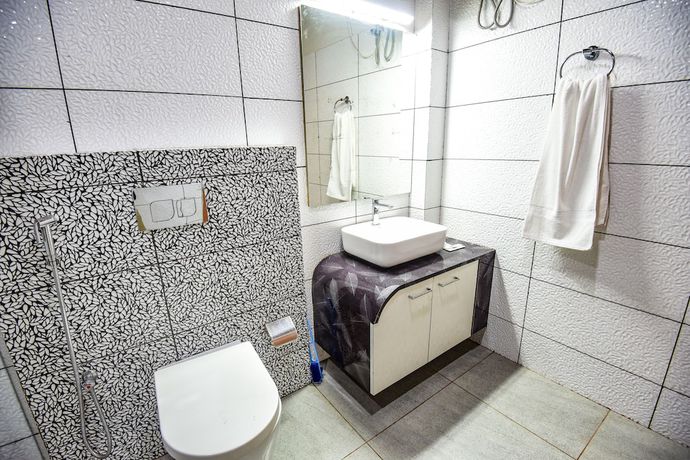 Imagen de la habitación del Hotel Aranya Jungle Resort. Foto 6