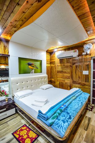 Imagen de la habitación del Hotel Aranya Jungle Resort. Foto 13