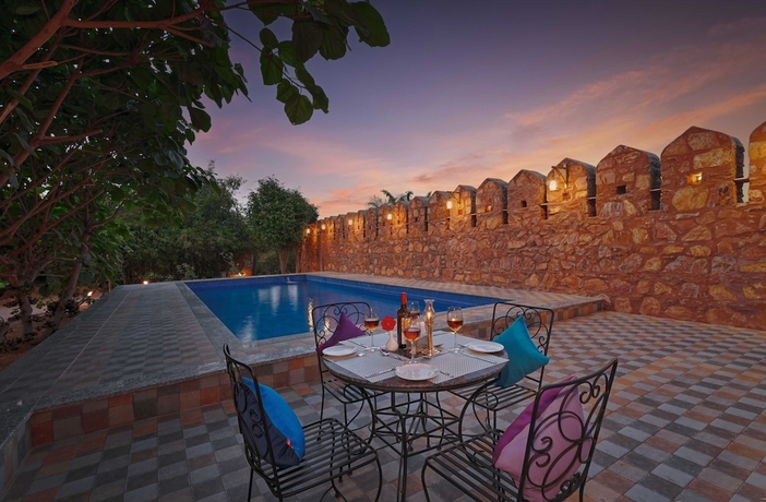 Imagen de la piscina del Hotel Aranya Vilas, Ranthambhore. Foto 18