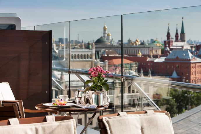 Imagen del bar/restaurante del Hotel Ararat Park Hyatt Moscow. Foto 7