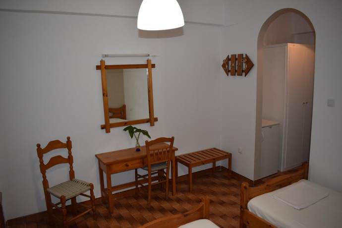 Imagen de la habitación del Hotel Aratos. Foto 10