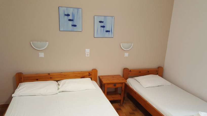 Imagen de la habitación del Hotel Aratos. Foto 12