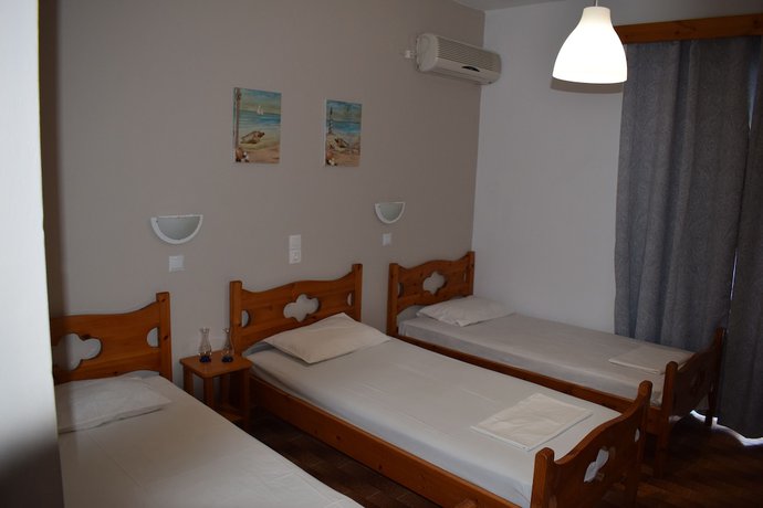 Imagen de la habitación del Hotel Aratos. Foto 15