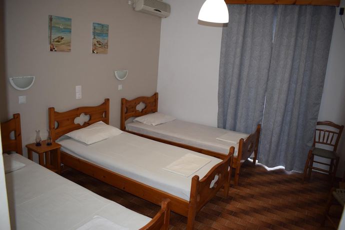 Imagen de la habitación del Hotel Aratos. Foto 17