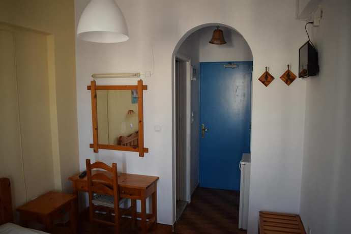 Imagen de la habitación del Hotel Aratos. Foto 18