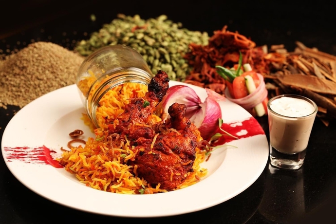 Imagen del bar/restaurante del Hotel Aravali Resorts. Foto 3