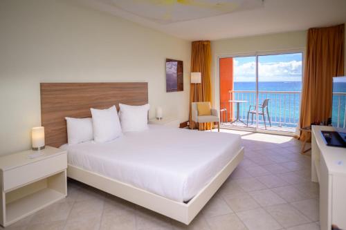 Imagen general del Hotel Arawak Beach Resort. Foto 15