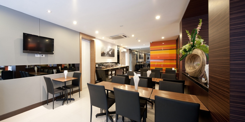 Imagen del bar/restaurante del Hotel Arawana Express Phromphong. Foto 4