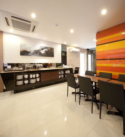 Imagen del bar/restaurante del Hotel Arawana Express Phromphong. Foto 5