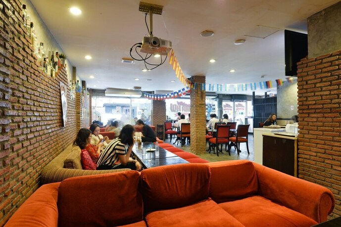 Imagen del bar/restaurante del Hotel Arawana Residence Phromphong. Foto 16