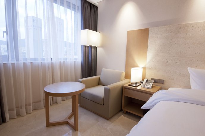 Imagen de la habitación del Hotel Arban. Foto 6