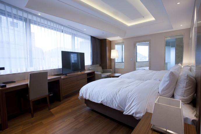 Imagen de la habitación del Hotel Arban. Foto 11