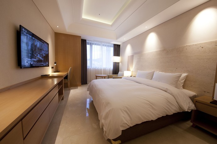 Imagen de la habitación del Hotel Arban. Foto 13