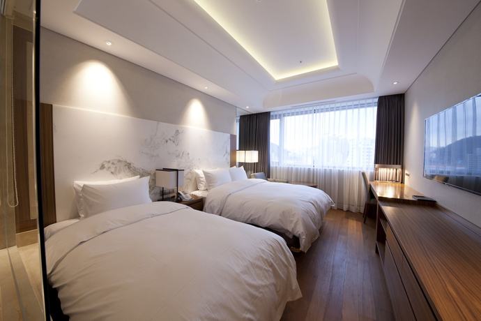 Imagen de la habitación del Hotel Arban. Foto 14