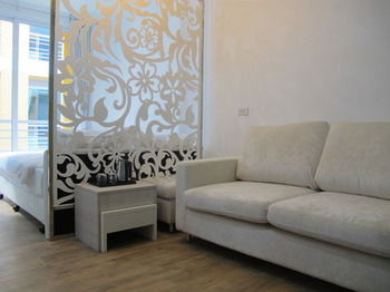 Imagen de los interiores del Hotel Arbani. Foto 10