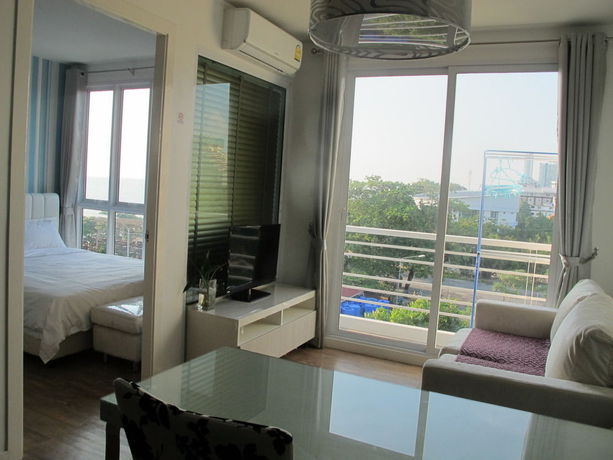 Imagen de la habitación del Hotel Arbani. Foto 6