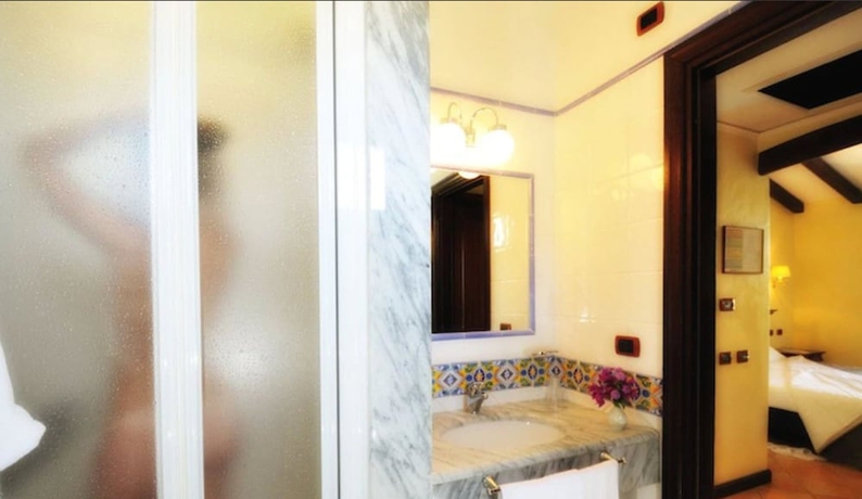 Imagen de la habitación del Hotel Arbatasar. Foto 10