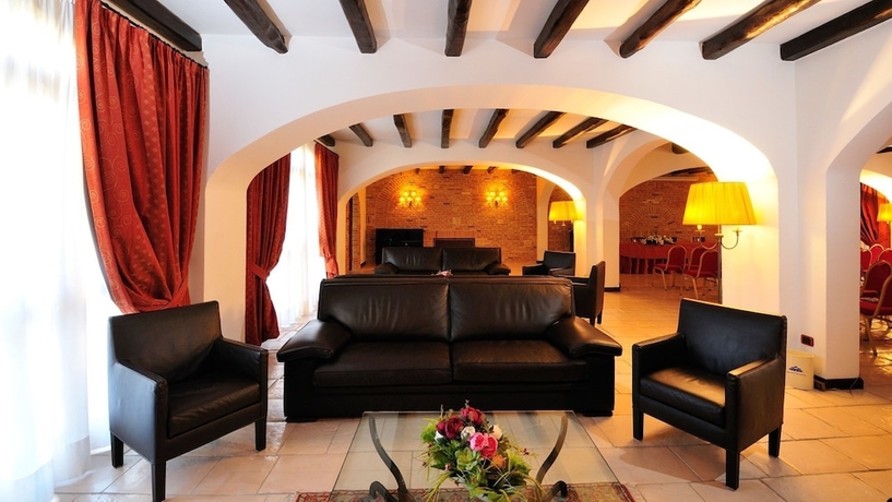 Imagen de los interiores del Hotel Arbatasar. Foto 16