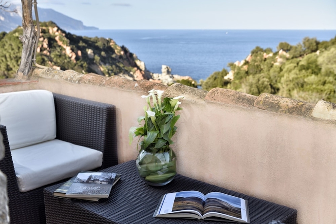 Imagen de la habitación del Hotel Arbatax Park Resort - Borgo Cala Moresca. Foto 5