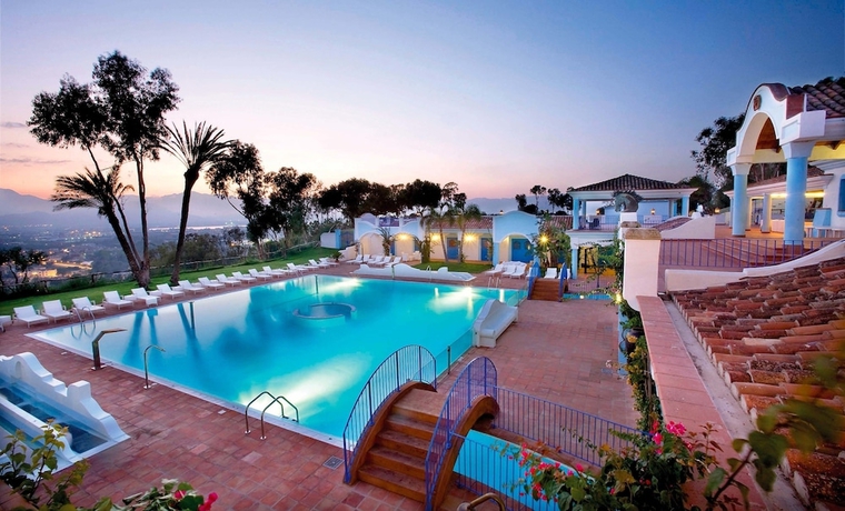 Imagen general del Hotel Arbatax Park Resort - Borgo Cala Moresca. Foto 2