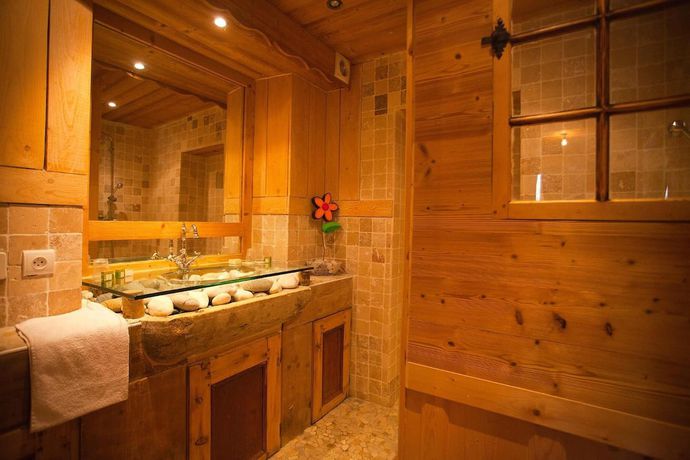Imagen de la habitación del Hotel Arbez Franco-suisse. Foto 11
