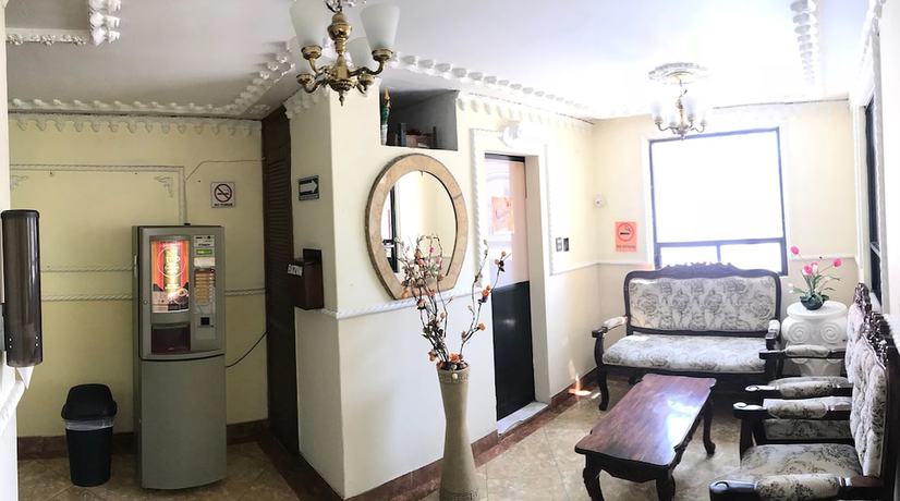 Imagen de los interiores del Hotel Arbis. Foto 12