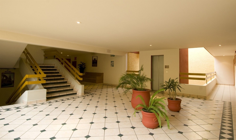 Imagen de los interiores del Hotel Arboledas Expo. Foto 9