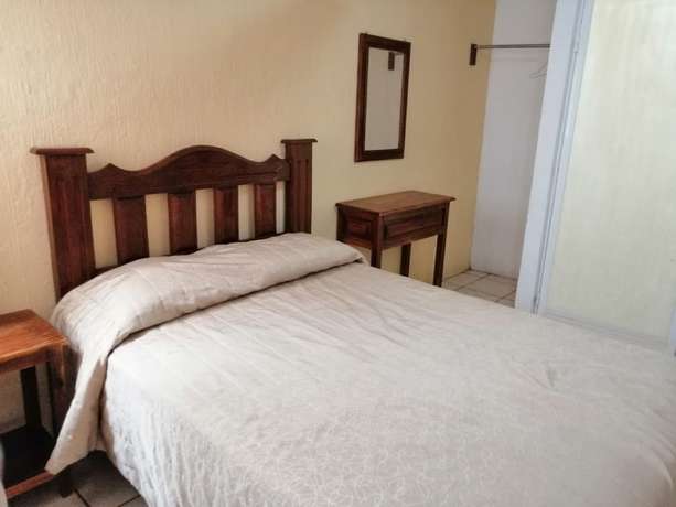 Imagen de la habitación del Hotel Arboledas. Foto 6