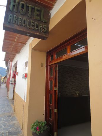 Imagen de los exteriores del Hotel Arboledas. Foto 17