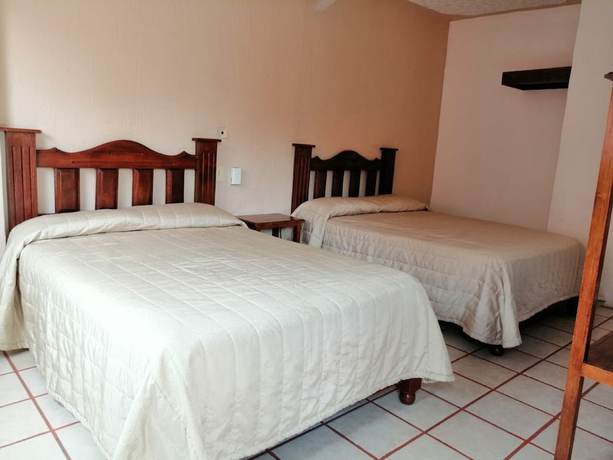 Imagen de la habitación del Hotel Arboledas. Foto 8