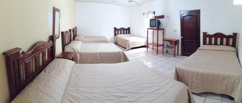 Imagen de la habitación del Hotel Arboledas. Foto 10