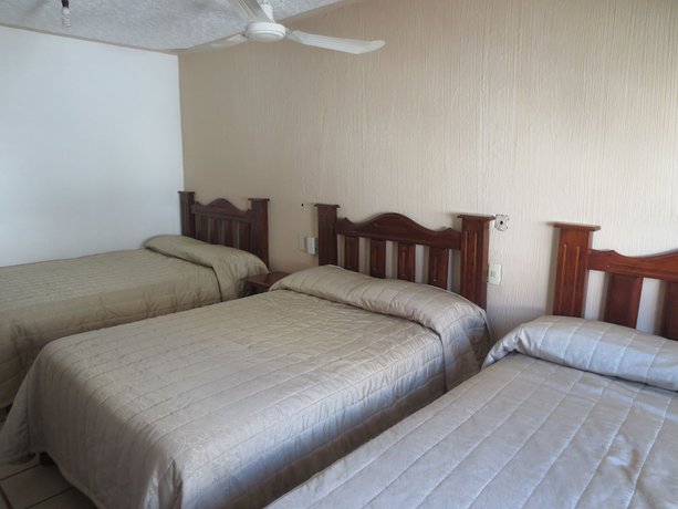 Imagen de la habitación del Hotel Arboledas. Foto 11