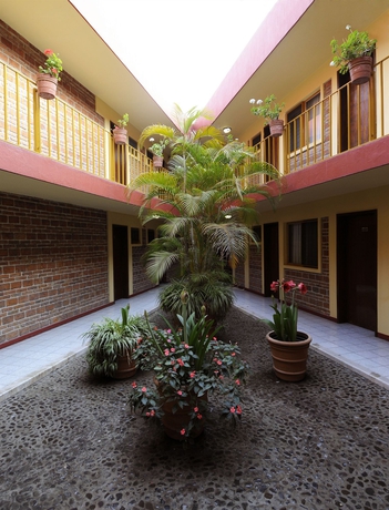 Imagen de los exteriores del Hotel Arboledas Industrial. Foto 7