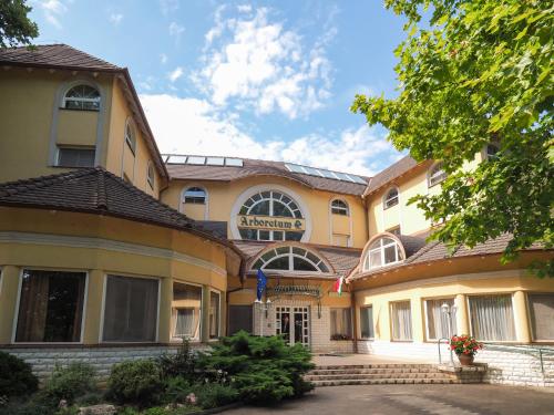 Imagen general del Hotel Arbor&eacute;tum, Hark&aacute;ny. Foto 2