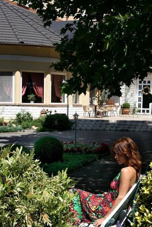 Imagen de los exteriores del Hotel Arboretum, Hark&aacute;ny. Foto 15