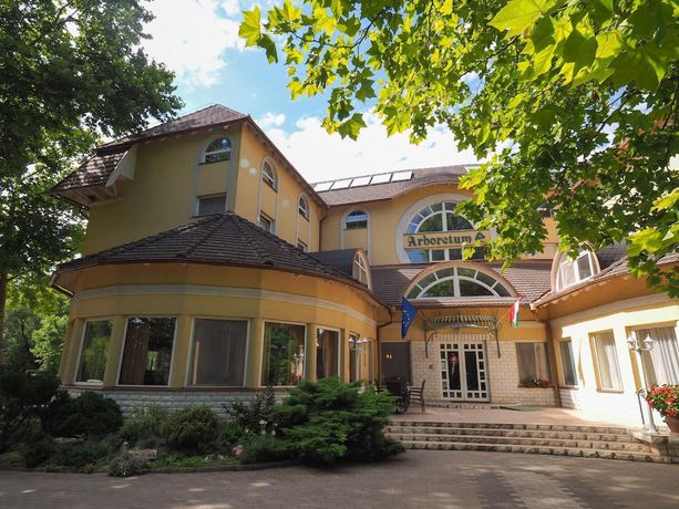 Imagen general del Hotel Arboretum, Hark&aacute;ny. Foto 3