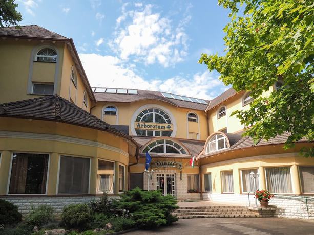 Imagen general del Hotel Arboretum, Hark&aacute;ny. Foto 4