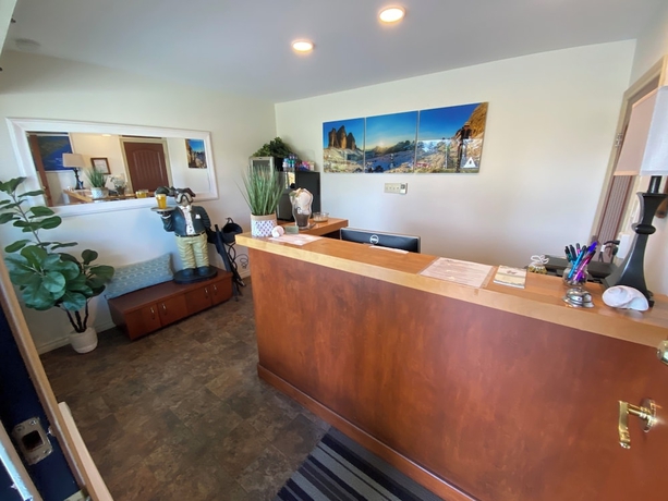 Imagen de los interiores del Hotel Arbutus Grove Motel. Foto 16