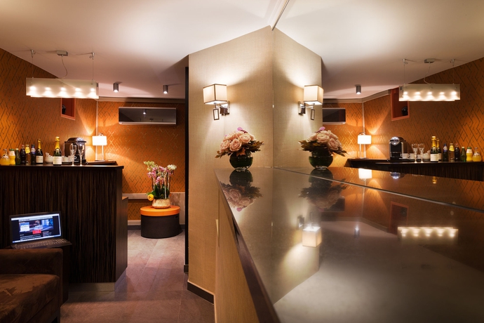 Imagen de los interiores del Hotel Arc Elysees. Foto 14