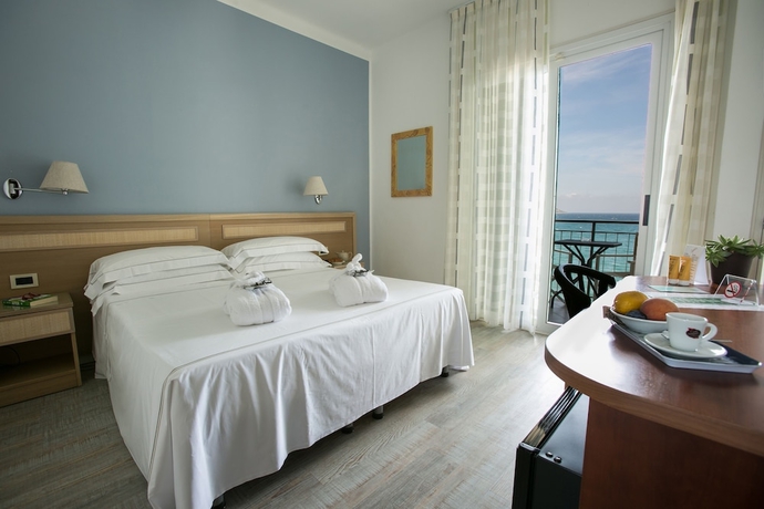 Imagen de la habitación del Hotel Arc En Ciel, Diano Marina. Foto 5
