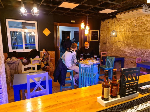 Imagen del bar/restaurante del Hotel Arc House Ribera - Hostel. Foto 4