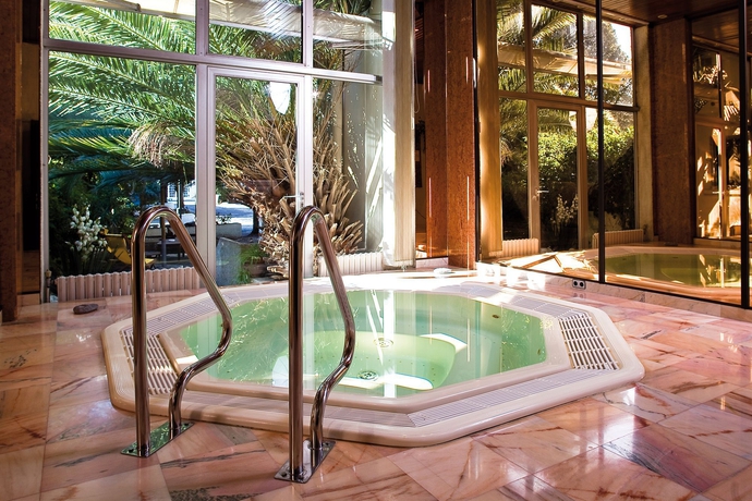 Imagen de la piscina del Hotel Arc Sur Mer. Foto 14