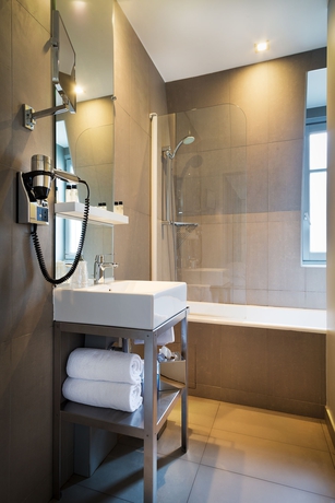 Imagen de la habitación del Hotel Arc de Triomphe Etoile. Foto 4