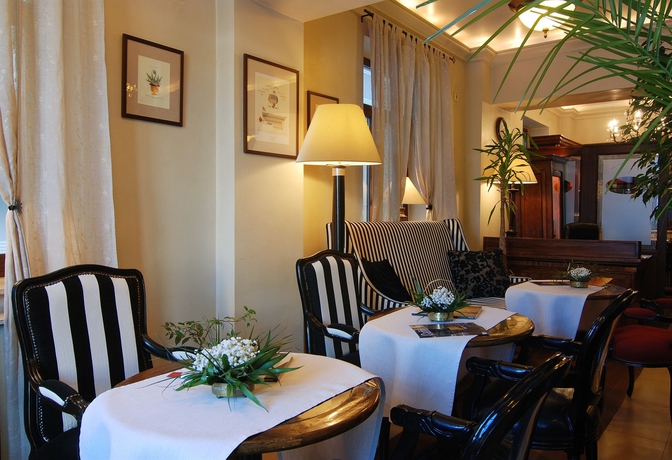 Imagen de los interiores del Hotel Arc de Triomphe by CityBookings. Foto 13