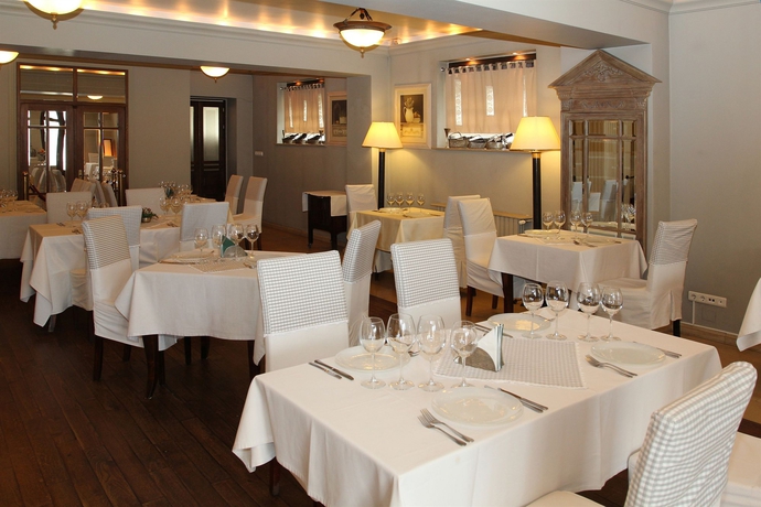 Imagen del bar/restaurante del Hotel Arc de Triomphe by CityBookings. Foto 3